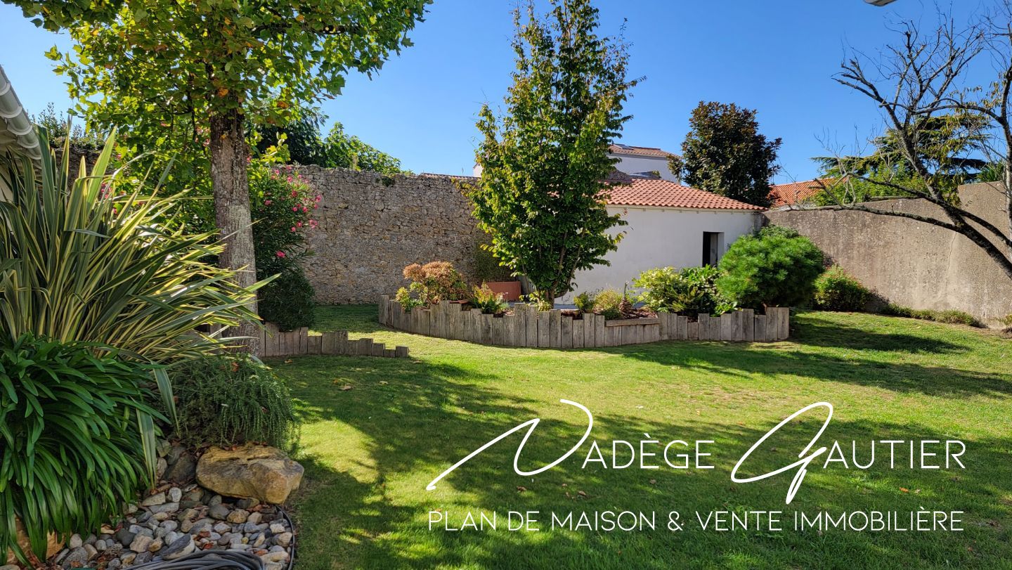 Maison 9 pièces d'environ 230 m² habitable