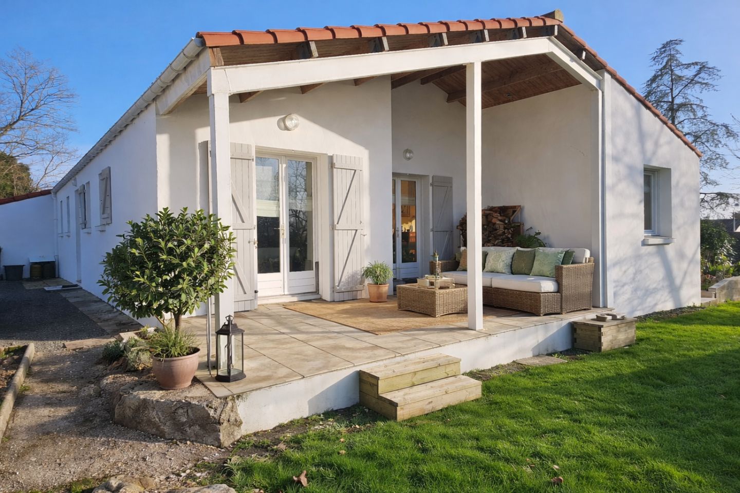 Maison spacieuse avec dépendances - Proche commodités