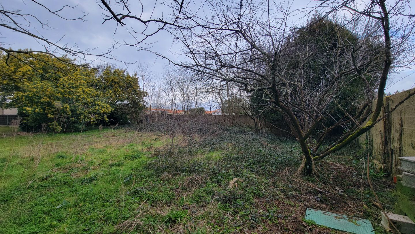 EXCLUSIVITÉ - Terrain constructible de 605 m² à Challans